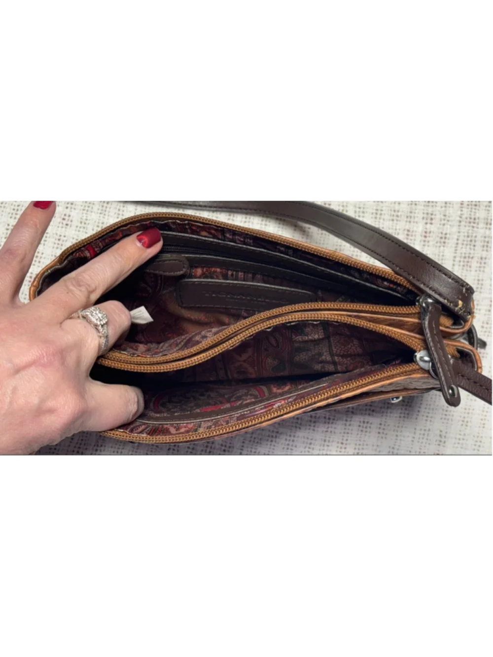 Y2K Tignanello Croc Embossed Tan & Brown Leather Crossbody Organize Fair Conditi